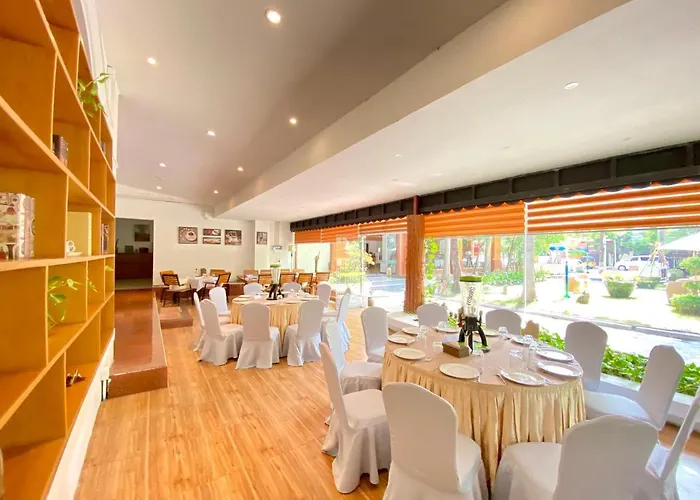 E-Outfitting Golden Country Hotel