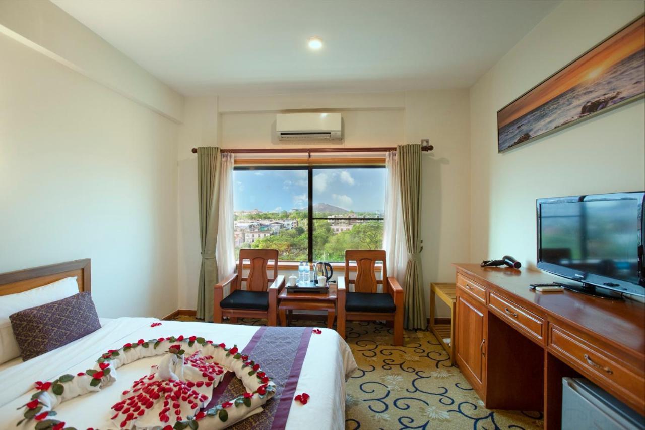 E-outfitting Golden Country Hotel